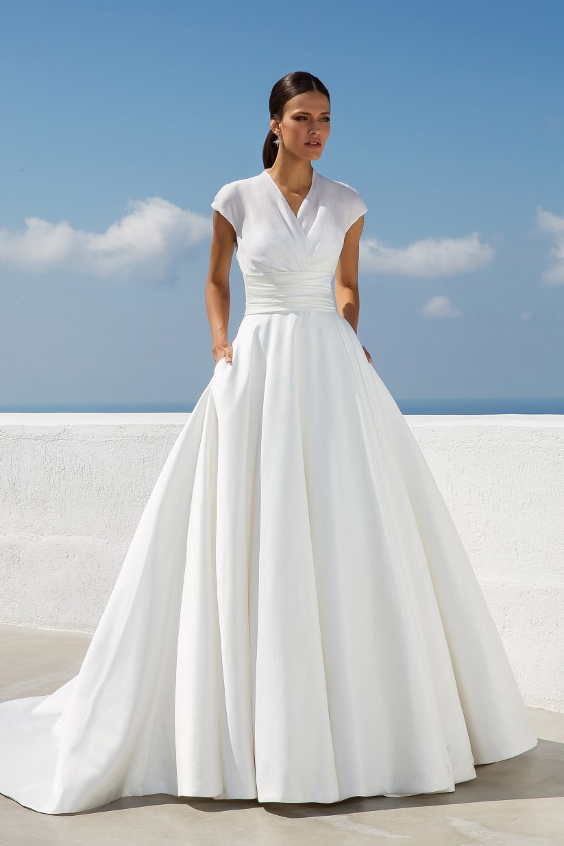  Some wedding dresses that fall in love