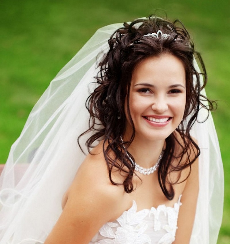 Bridal hairstyles: the most chic harvests for your wedding day!